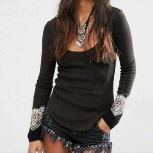 NWOT Free People Black Bandana Cuff Thermal (Size Small)